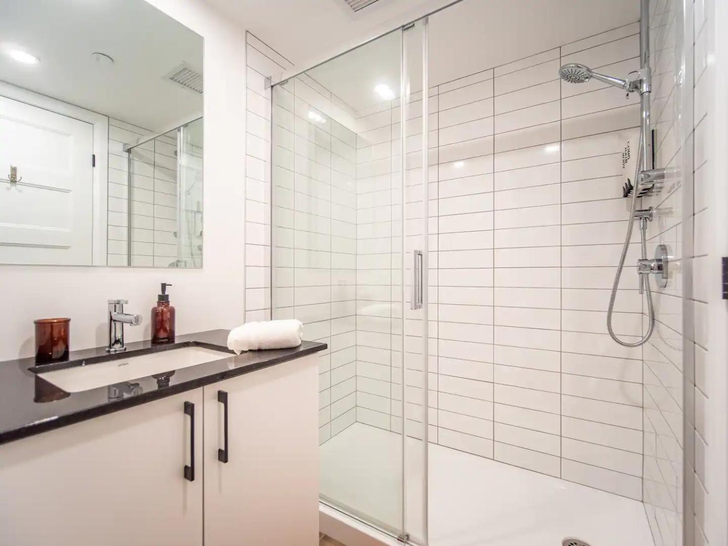 Quebec, Rustique Chic En Ville, Piscine Sur Le Toit Pour 2 A 6 Invites Exterior photo